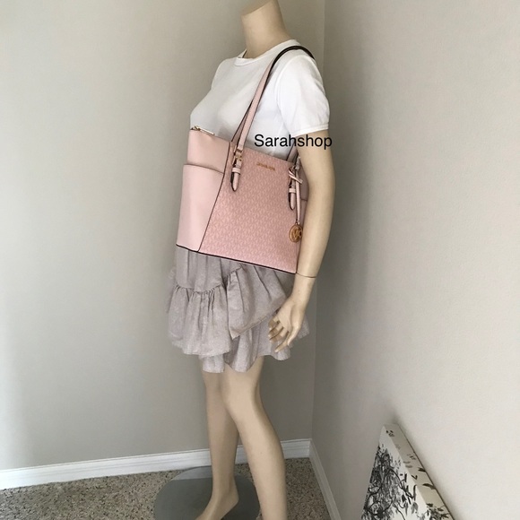 🌼Michael Kors Purse - Picture 7 of 12